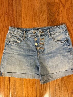 Old Navy Light Wash Denim Button-Fly Jean Shorts